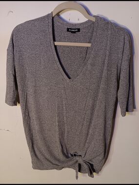 Express - V-Neck Relaxed Fit Knit Top w/ Front Side Tie - Gray - Small
